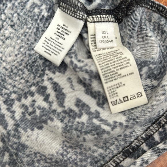 Free People Snake Skin Short Sleeve Top size large - Picture 8 of 8